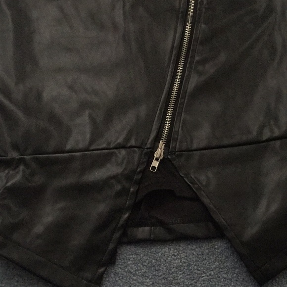 Lia•Cher faux leather skirt 🔥 - Picture 2 of 4